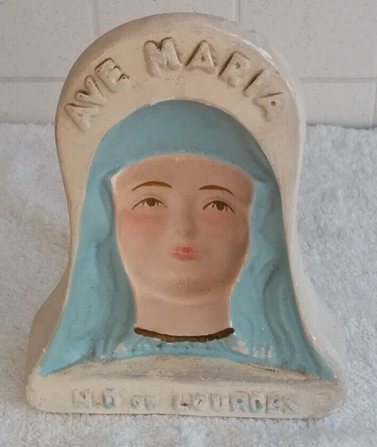 ancienne statue platre peinte Notre Dame de Lourdes par lance - LOURDES