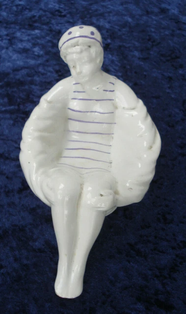 porte savon art déco en céramique estampillé Ultra Violet Paris
