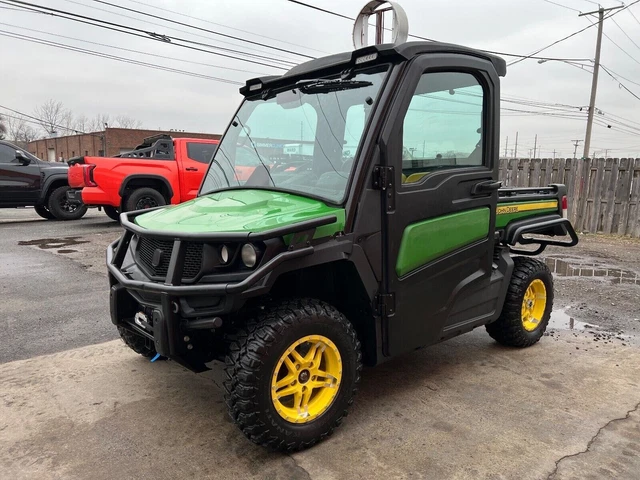 Loaded John Deere Gator 835M, Hvac, Heat/Ac, Power Dump Brand New Winch, Radio