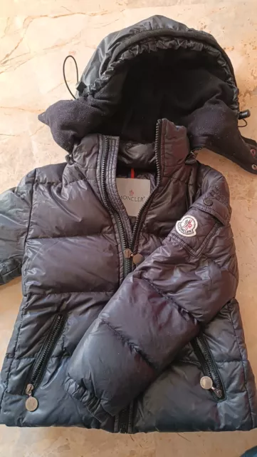 vendo giubbino bambino marca Moncler Nero 6 Anni