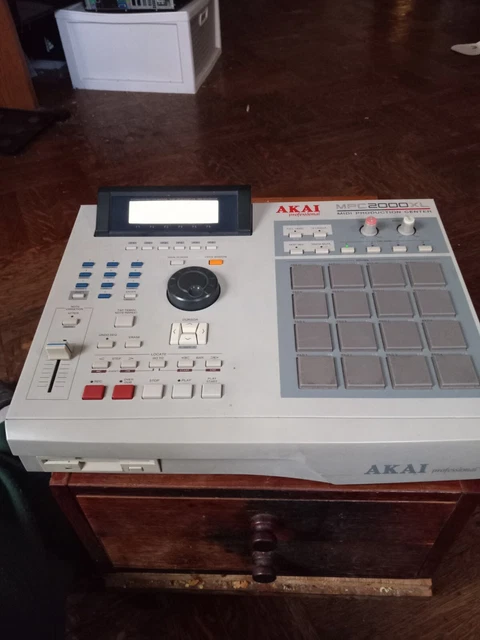 Akai MPC2000XL Midi Production Center
