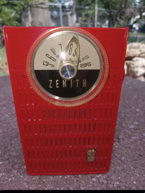 Zenith Royal working model 50 AM  Red / white shirt pocket. Transistor radio.