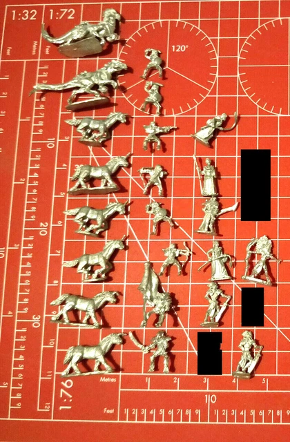 Lot de figurines miniatures pour voitures et dinosaures Lot de figurines miniatures pour voitures et dinosaures