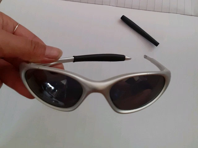 OAKLEY MINUTE SUNGLASSES Silver Frame.Made in USA.- see