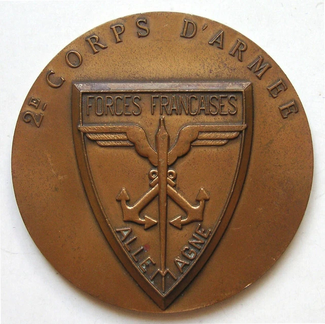 MEDAILLE DE TABLE du 2e CORPS D'ARMEE FFA FORCES FRANCAISES ALLEMAGNE en BRONZE EUR 6,00