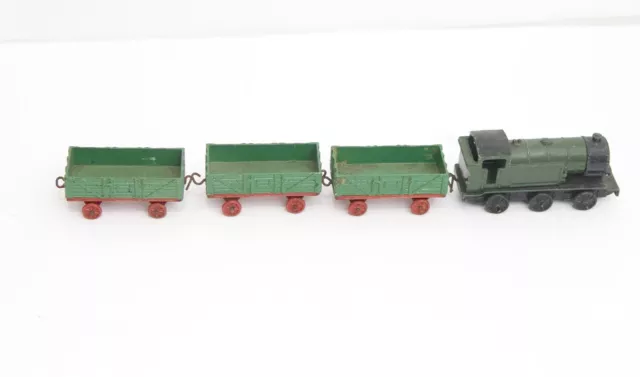 Very early Dinky Toys Pre-War Tank goods train No. 18 hornby Series Meccano 1935