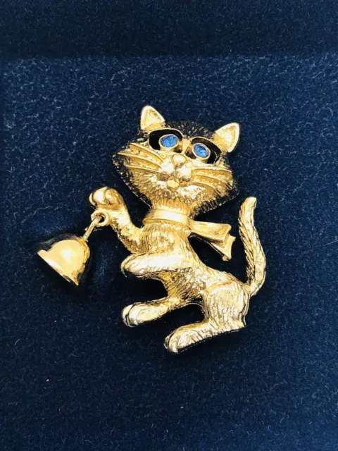 Avon Frisky Kitty pin brooch vintage 1974 goldtone blue eyes NOS
