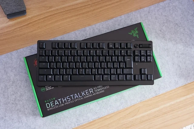 RAZER DEATHSTALKER V2 Pro Tenkeyless Wireless Gaming Keyboard - US ...