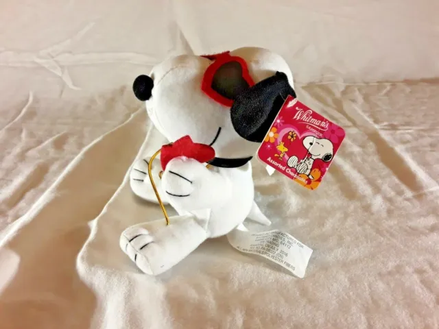 Whitman's Sampler Plush 6" Peanuts Snoopy - Hearts Sunglasses With Valentine