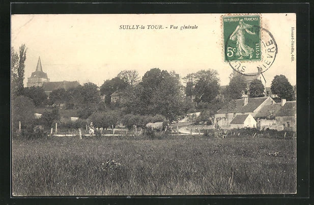 CPA Suilly-la-Tour, Vue générale, vue partielle avec l'Église 1913