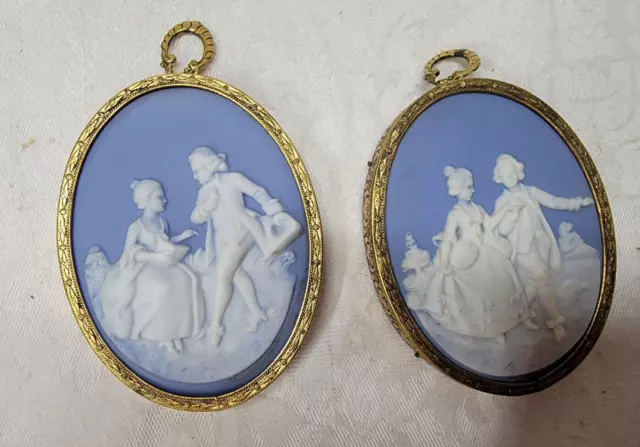 Victorian Oval Wall Hangings 4" Unmarked Porcelain Blue White Decorative