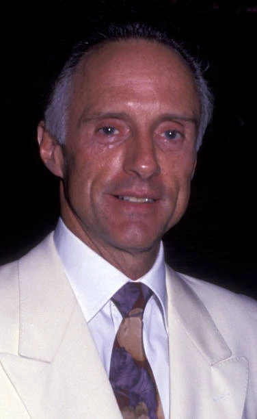 ROBIN COOK AT Putnam Berkley Publishing Gala on May 31 at the - 1991 ...