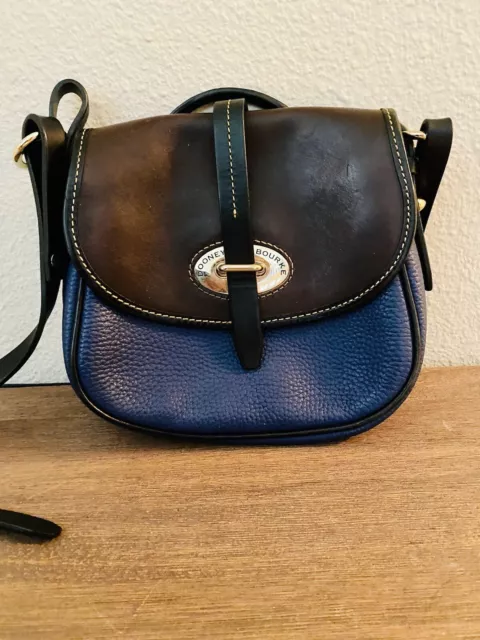 Vintage Dooney and Bourke Saddle Bag Purse Crossbody Blue Pebbles Leather👌