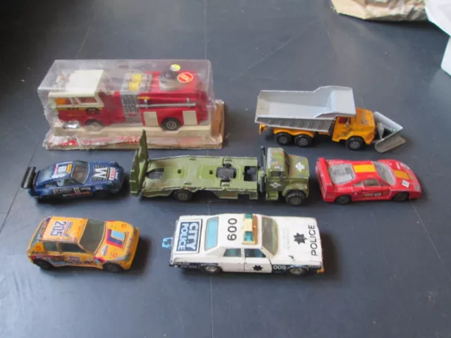 Lot de 17 voitures miniatures vintage différentes  échelles