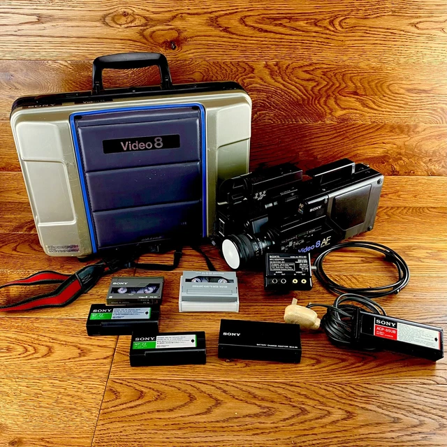 SONY CCD-V7AF-E VIDEO 8 Camcorder Camera + Accessories Fully Working ...
