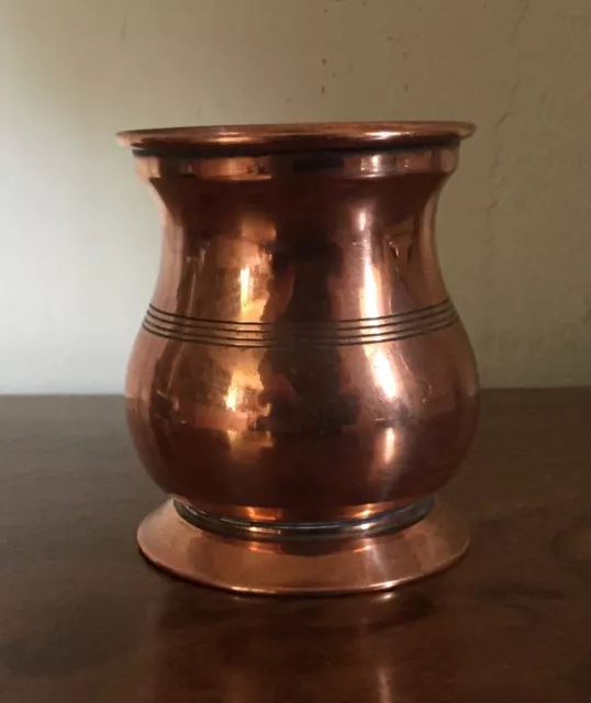 Ancien vase balustre en cuivre fait main 19ème siècle urne mesure