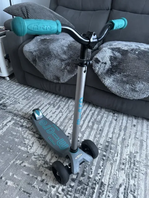 maxi micro scooter deluxe Pro Silver/green