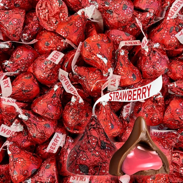 HERSHEY'S KISSES EXTRA Creamy Milk Chocolate Dipped Strawberry Candy (2