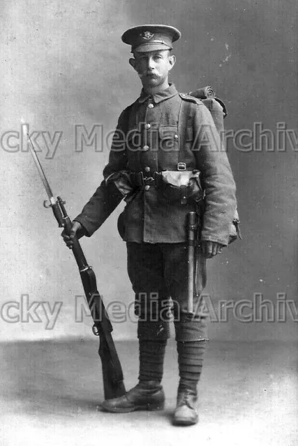 Dda-52 WWI, Military, Worcestershire Regt Soldier With Rifle. Photo