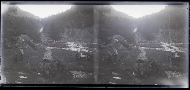 Montagne Ruiseau Femmes c1930 Photo NEGATIVE Plaque de verre Vintage Stereo 