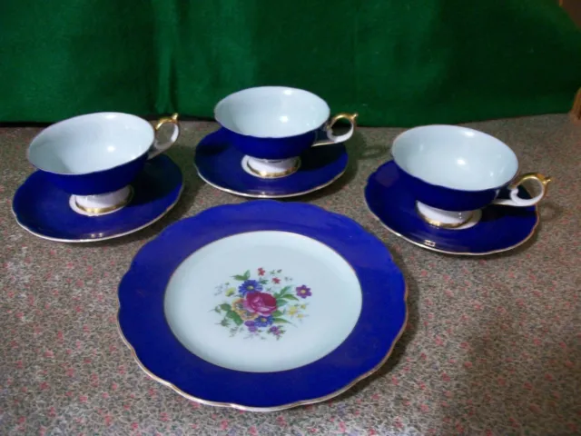 Royal Bayreuth Gold Trim on Cobalt Blue with flowers 2 Lunch Plates & 3 C & S