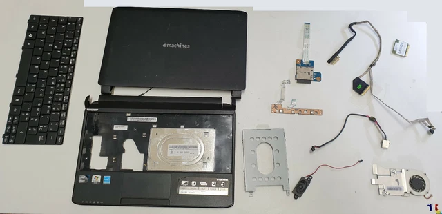 Plasturgie Avant D'écran Pour Asus X751M – Blanc – Occasion – Bon état
