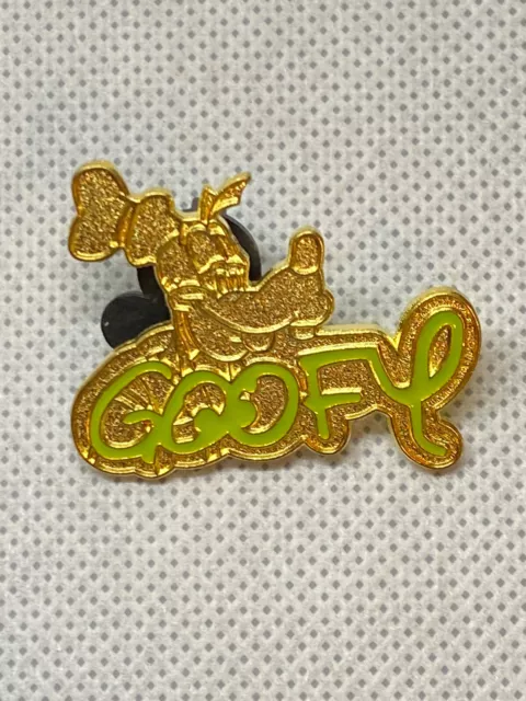 Disney Trading Pin -  Goofy Character Signatures