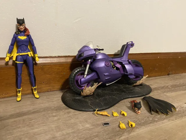 DC Icons #23 Batgirl of Burnside Action Figure with Batcycle
