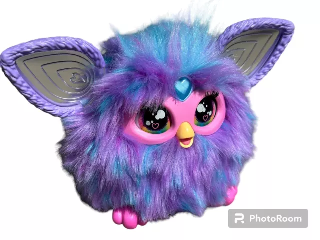 Hasbro - Furby / Farbe Lila / interaktives Spielzeug /