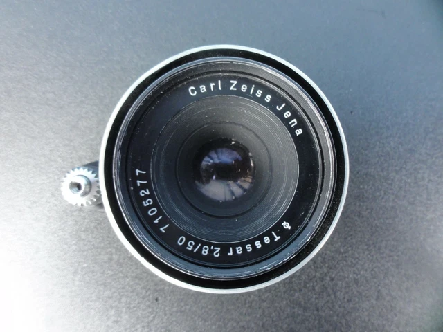OBJEKTIV  CARL ZEISS JENA TESSAR  2,8 / 50 V    Nr 37