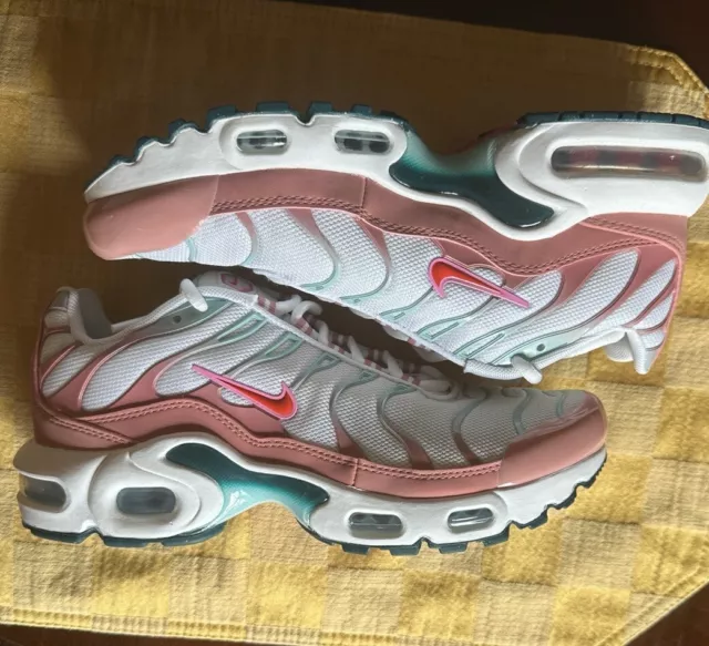 Size 5.5Y / 7W Nike Air Max Plus CD0609-110 - New No box - All Day Comfort!!