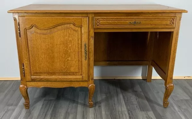 Beautiful French oak Desk/ Bureaux in Louis XV style  (LOT 618) 2