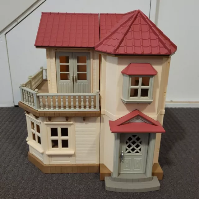 Sylvanian Families - Beechwood Hall - Complete and in excellent used condition 2