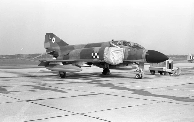 43 Sqn, Phantom FG.1, XV573 'L' at RAF Valley, 9 Aug 1975 - B&W Neg_6175