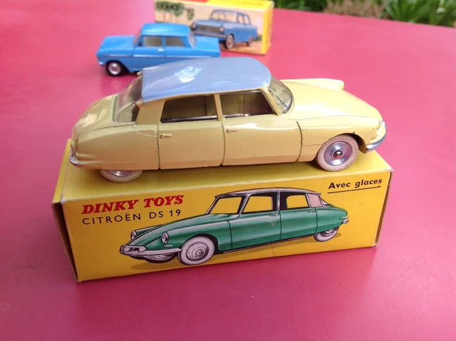 Dinky Toys F n° 522/24CP Citroën DS 19 avec glaces 1/43 en boite