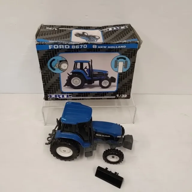Ertl 313 New Holland - Ford 8670 1/32 Scale 1993
