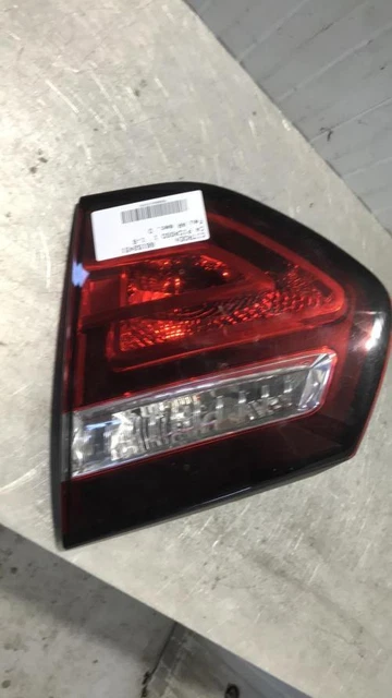 Feu Arrière Secondaire Droit Pour CITROËN C4 Phase 1 - Occasion Bon état - Compatible