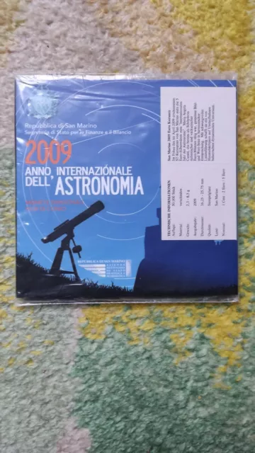 San Marino  2009 Jahr der Astronomie mit 5€ Silber im ungeöffneten Folder.