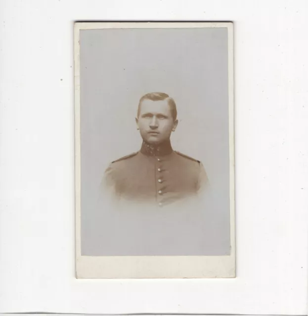 CDV Foto Soldat - um 1900
