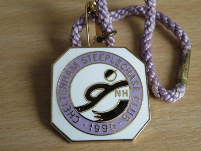 1990 Cheltenham Steplechase Full Members Badge