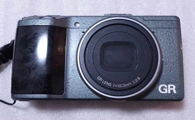 "Near Mint" Ricoh GR Limited Edition Digital Camera Metallic Green 3500 Shots 2