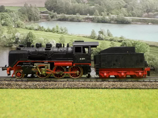 Locomotora de remolque Trix Express H0 BR 24 (QW) D1804