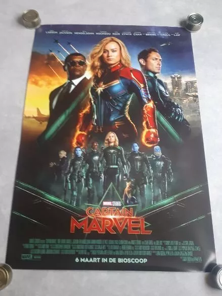 CAPTAIN   MARVEL        filmposter  NL.     gerollt.