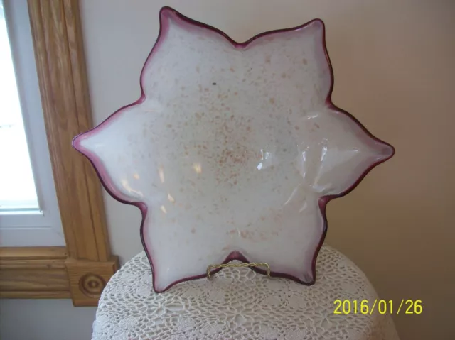 Art Glass 6 Point Star Bowl Design With Gold Flake & Amethyst Rim