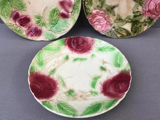 Lot 3 petites assiettes plates en céramique déco rose fraise french old plates 3