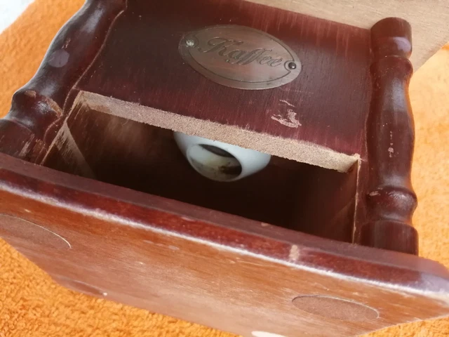 Schöne alte seltene sehr robuste voll funktionierete Holz Kaffeemühle 6