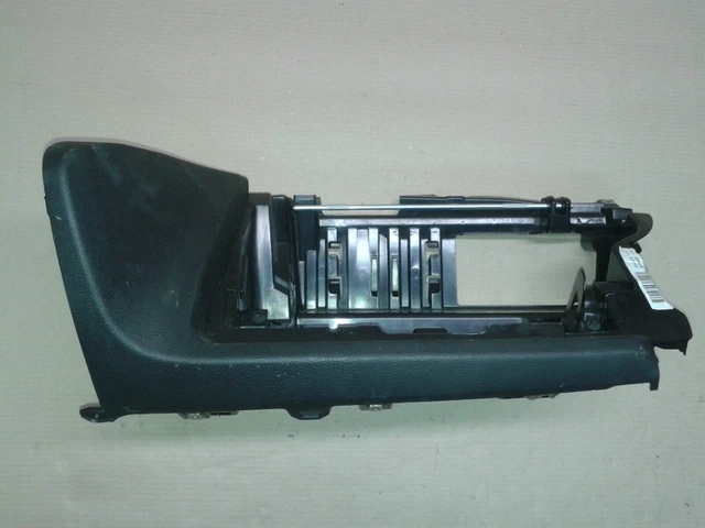 thumbnail image 2 of Genuine BMW 1 Series E81 E82 E87 E88 LCI Left Side Fresh Air Grille Vent Cover - 7059187 2 of 6