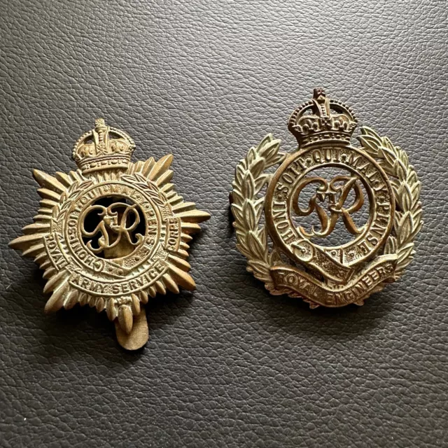 2x VINTAGE ROYAL ENGINEERS HAT & UNIFORM MILITARY ARMY BADGES