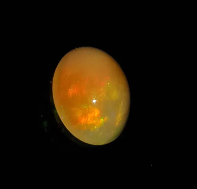 Opale éthiopienne naturelle avec moins de feu Forme ovale Cabochon Pierre...