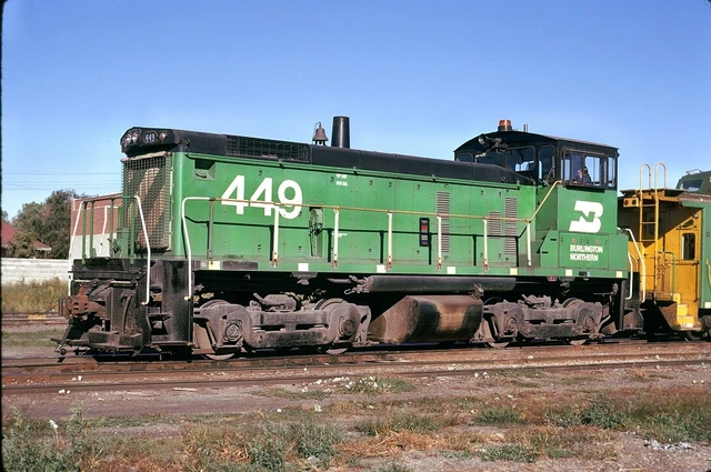 Burlington Northern (BN) - SW1000 - #449 - Original 35mm Slide.